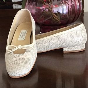 Lord & Taylor size 6 shoe